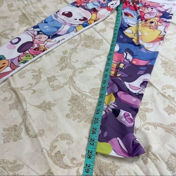 Society 6 Undertake heart leggings white with printed characters size Medium - Picture 7 of 10